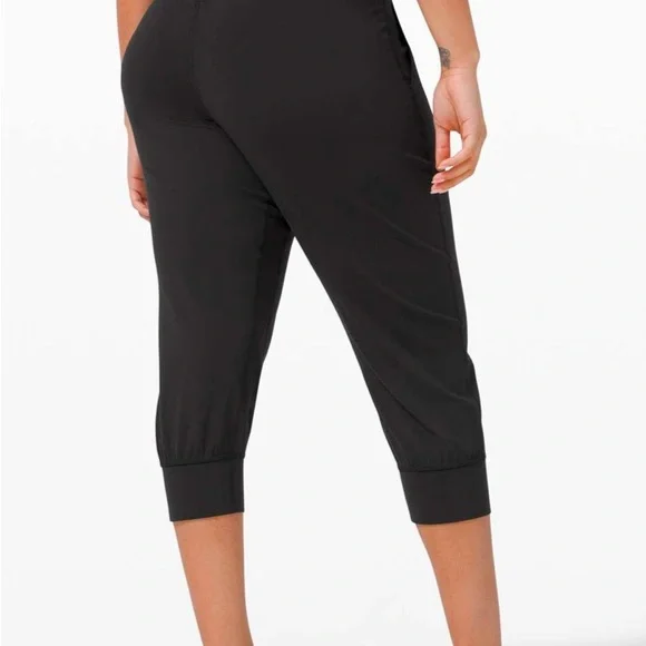 EUC Lululemon Black Align Jogger High Rise Crop Size 2 - Picture 4 of 11